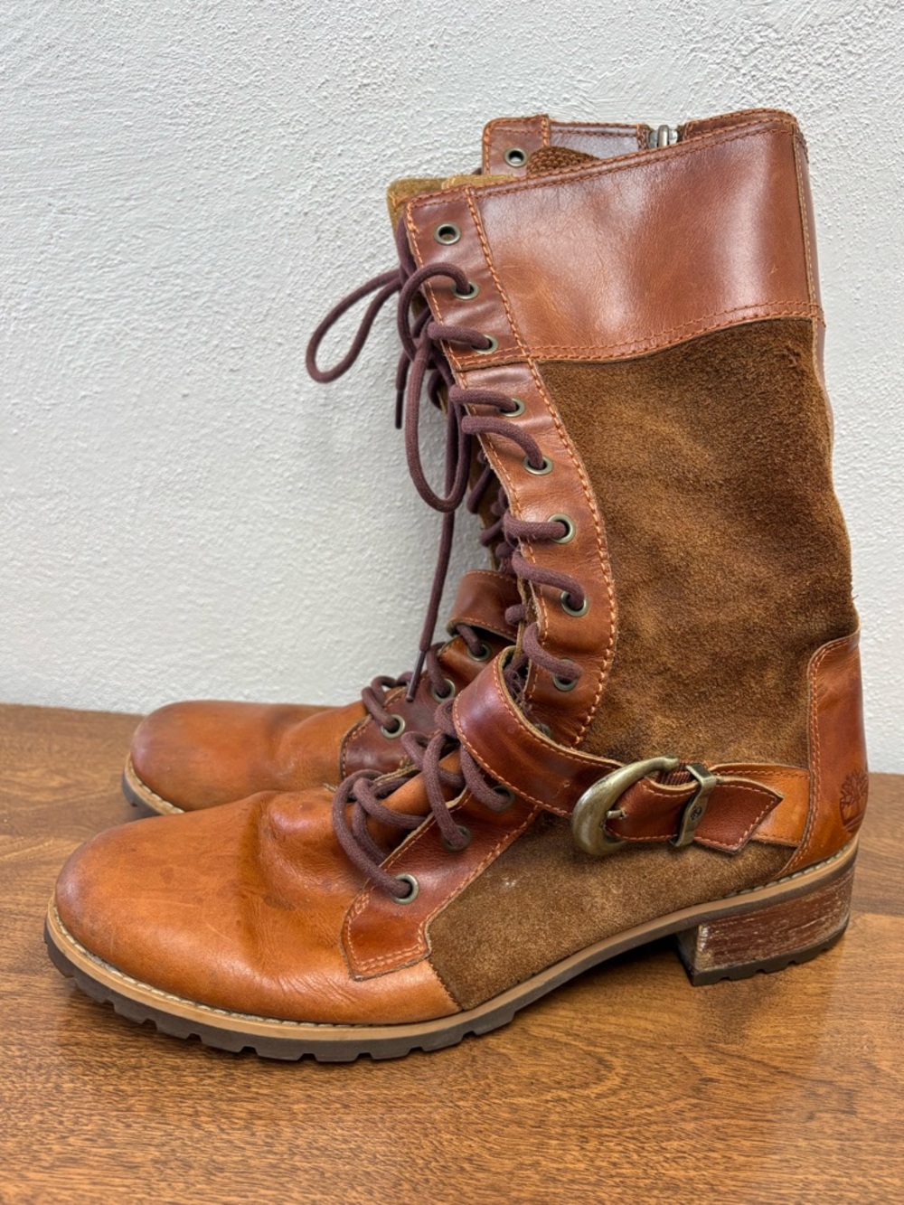 Timberland size 10 leather and suede tan lace up boots - Picture 6 of 12
